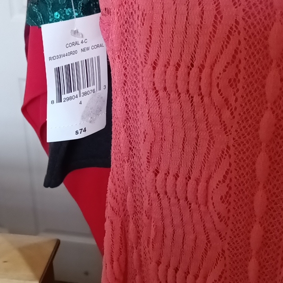 Dress - Picture 6 of 6